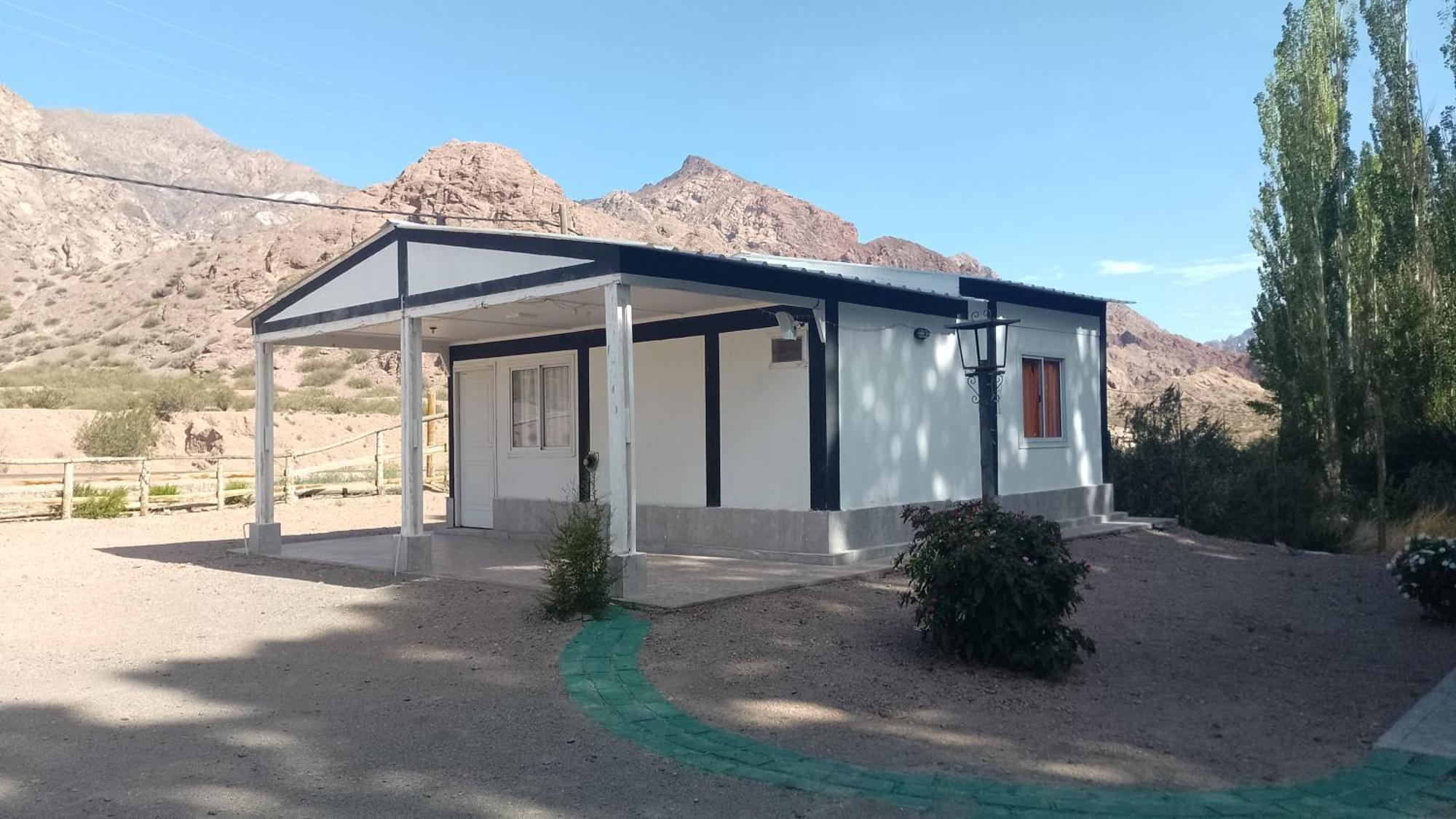 Cabanas De Los Andes Uspallata Exterior photo